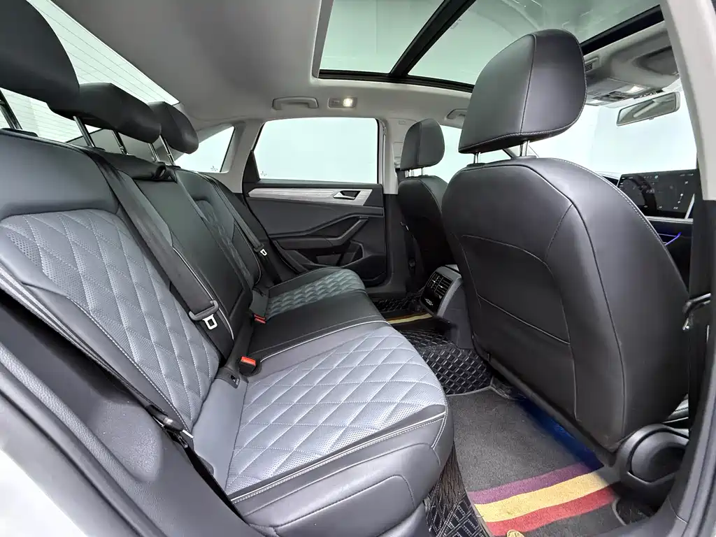 Volkswagen Sagitar — миниатюра 12