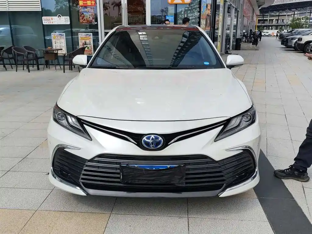 Toyota Camry — миниатюра 2