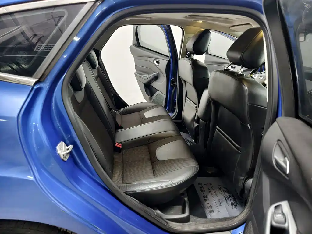Ford Focus — миниатюра 16