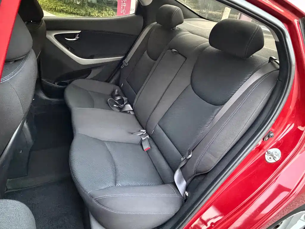 Hyundai Elantra Langdong — миниатюра 18