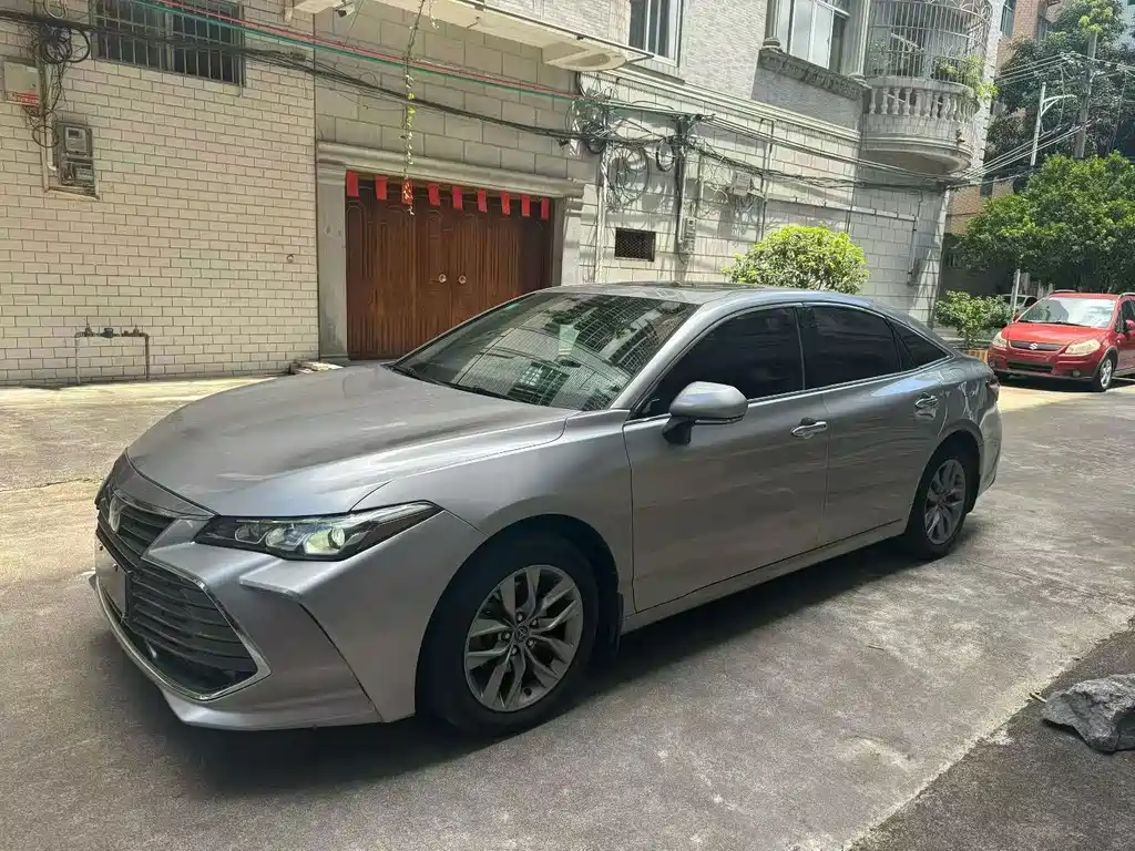 2020 Toyota Avalon - zdjęcie 1 z 9