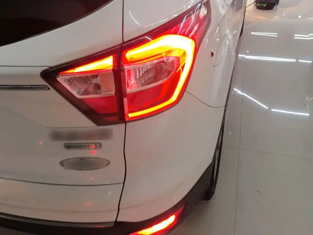 Ford Kuga — миниатюра 8