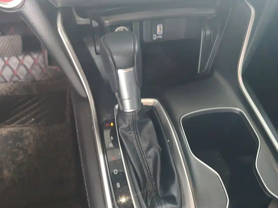 Honda Accord — миниатюра 16