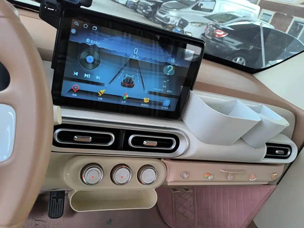 Wuling MINIEV — миниатюра 13