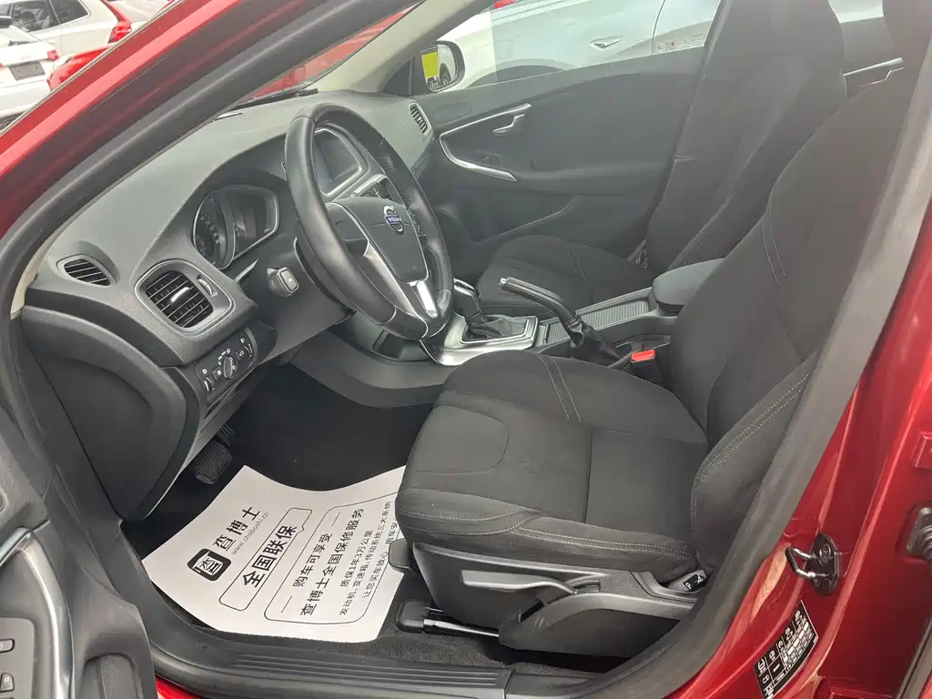 Volvo V40 — миниатюра 7