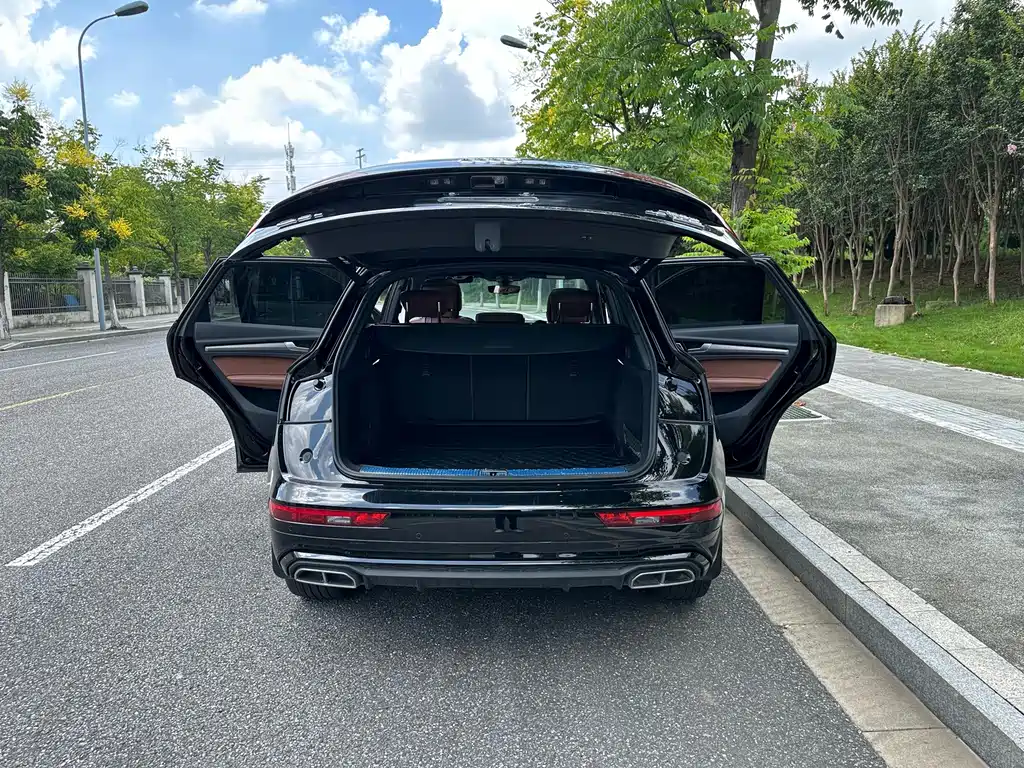 Audi Q5L — миниатюра 9