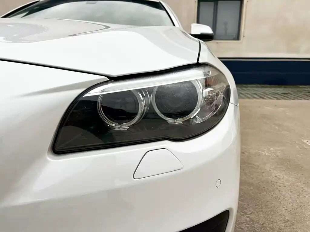 BMW 5 Series — миниатюра 21
