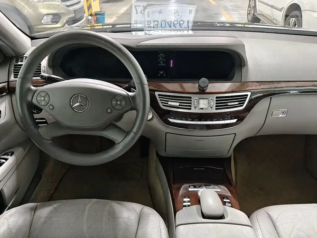 Mercedes-Benz S-Class — миниатюра 11