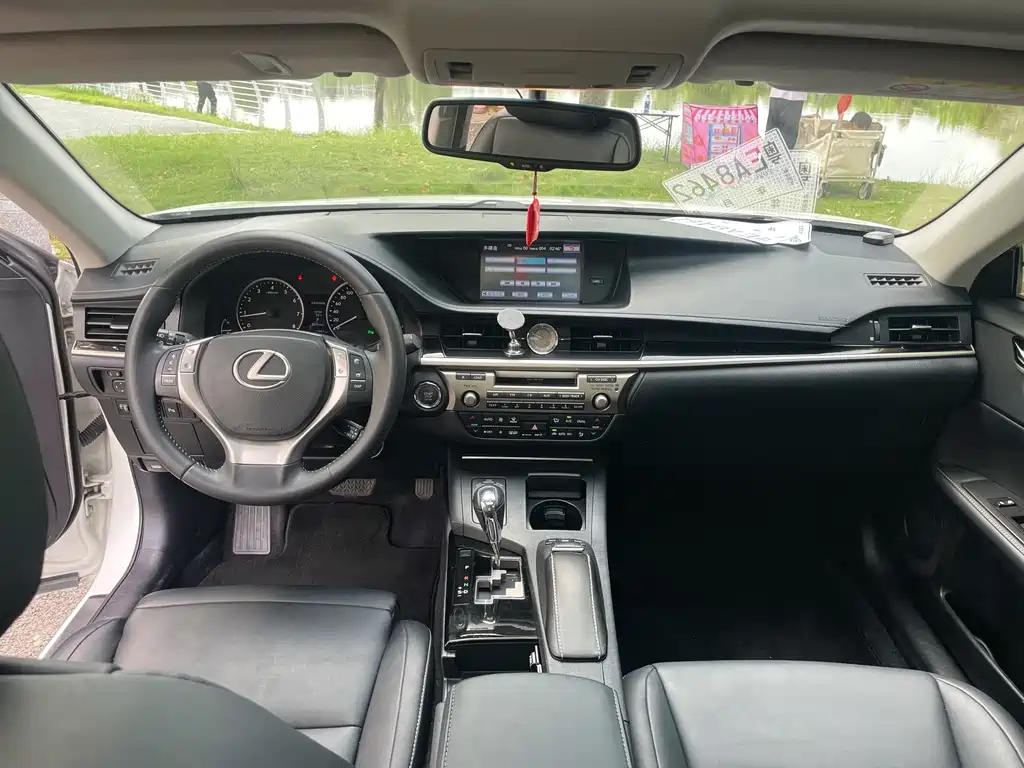 Lexus ES — миниатюра 18