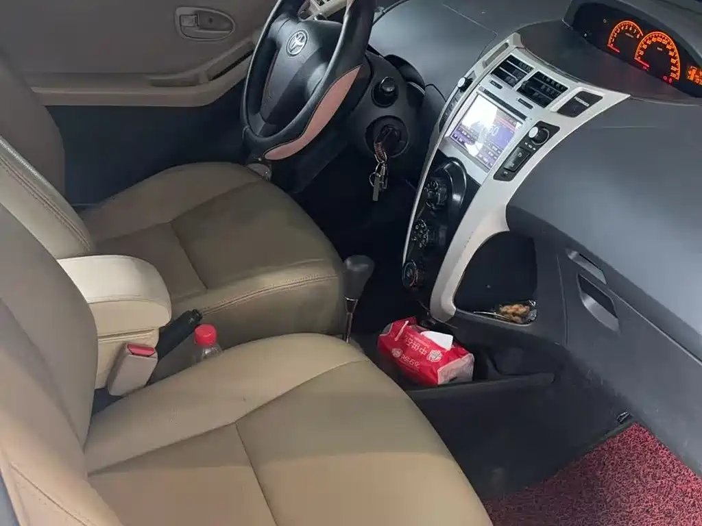 Toyota Yaris 2011 1.6GS AT