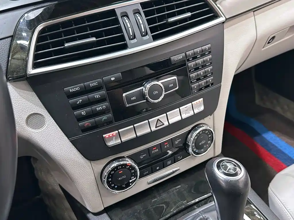 Mercedes-Benz C-Class — миниатюра 14