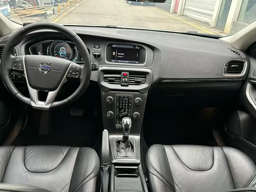Volvo V40 — миниатюра 4