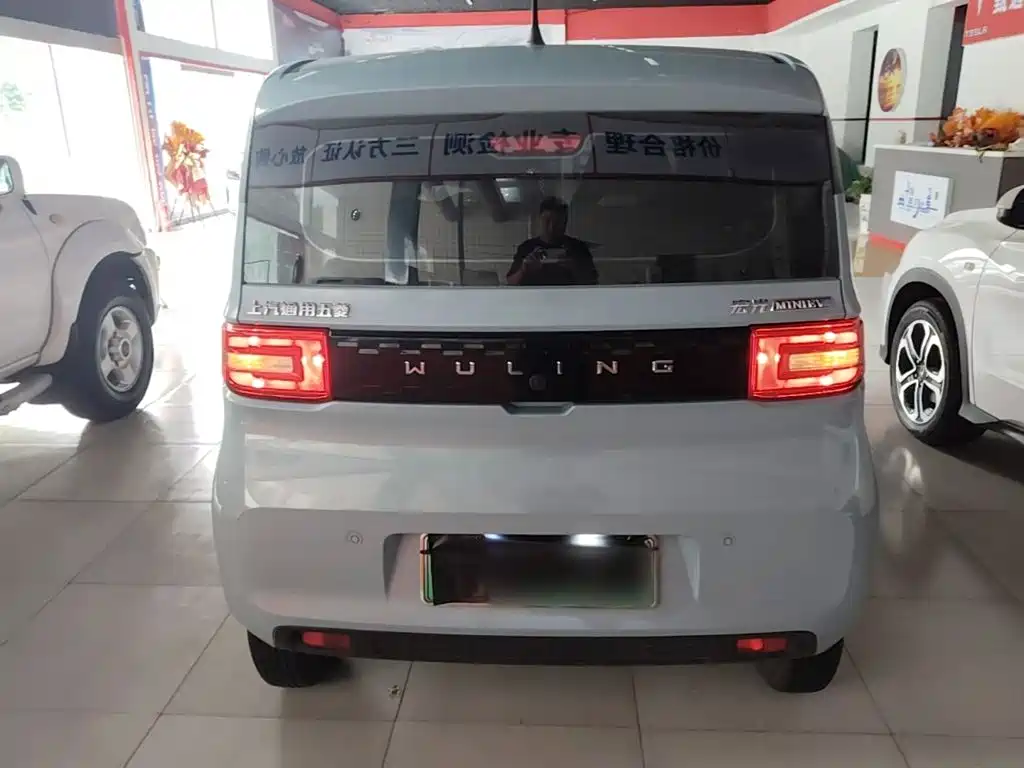 Wuling MINIEV — миниатюра 6