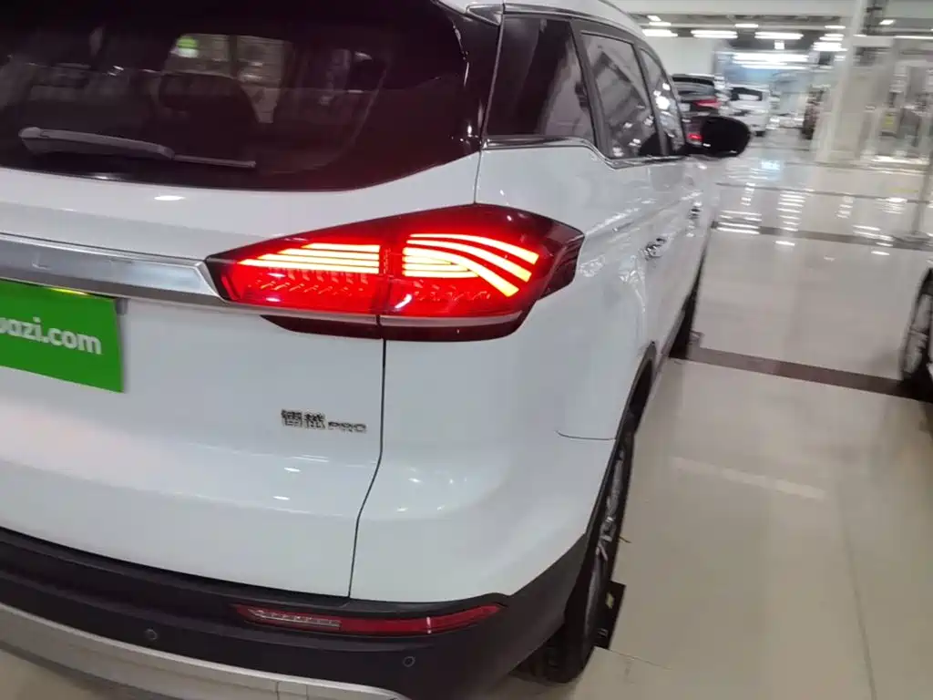 Geely Boyue — миниатюра 8