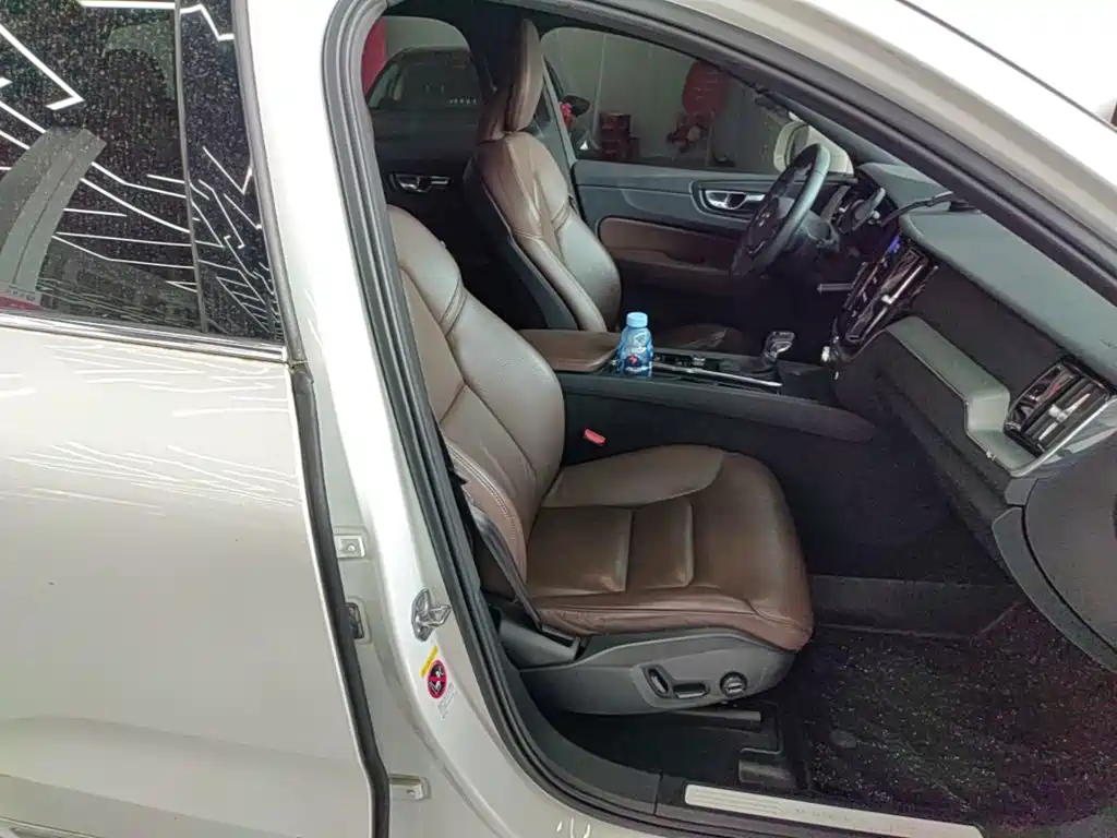 Volvo XC60 — миниатюра 25