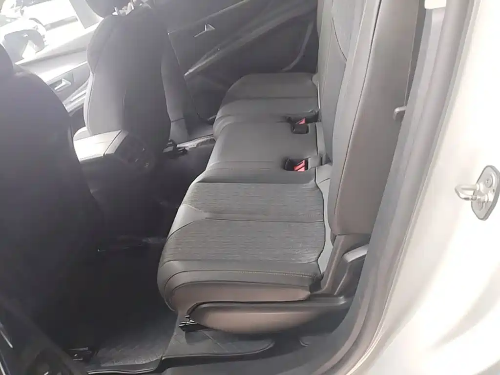 Peugeot 5008 — миниатюра 17