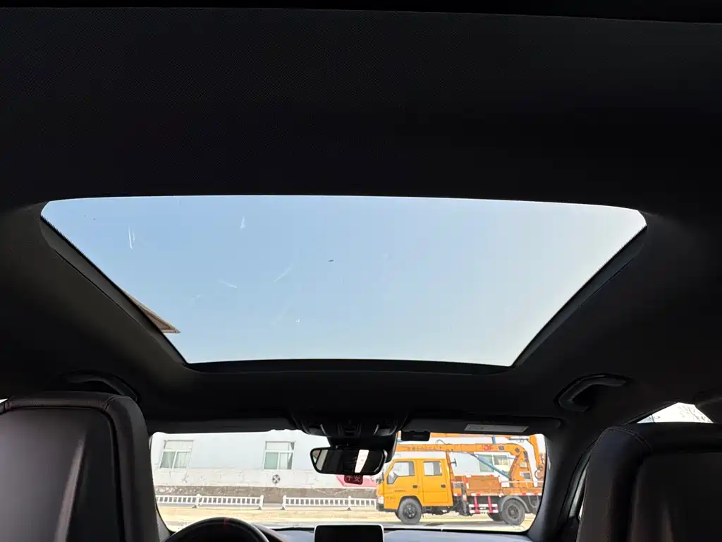 MERCEDES-BENZ GLA AMG