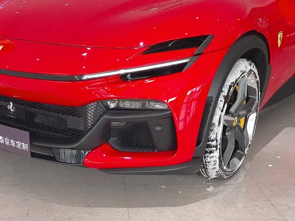 Ferrari Purosangue 2023 6.5L V12