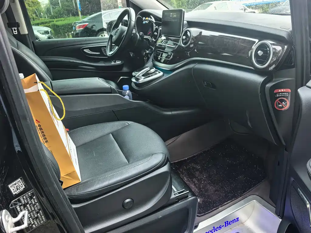 Mercedes-Benz V-Class — миниатюра 11
