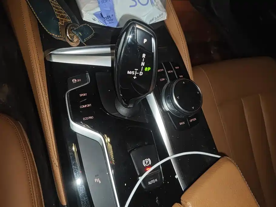 BMW 5 Series — миниатюра 16