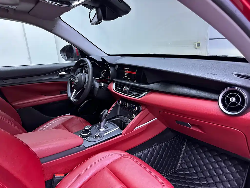 Alfa Romeo Stelvio — миниатюра 11