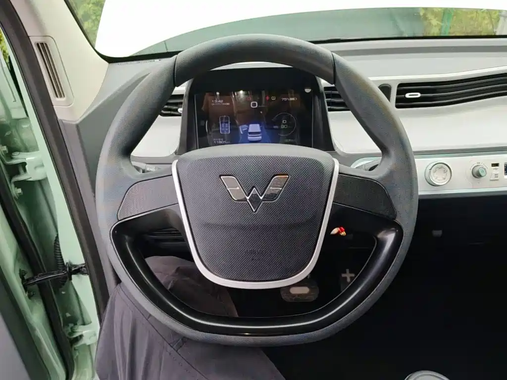 Wuling MINIEV — миниатюра 11