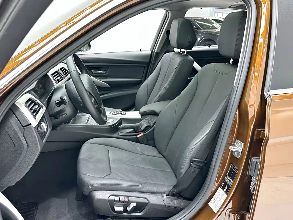 BMW 3 Series — миниатюра 8