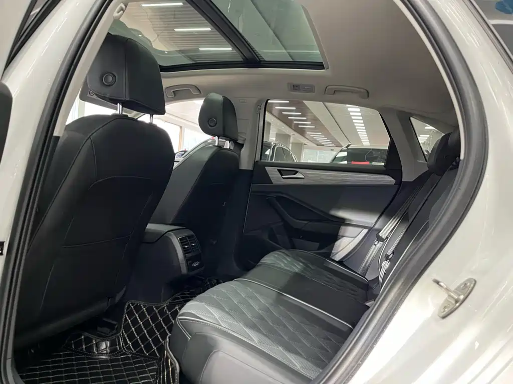 Volkswagen Sagitar — миниатюра 6