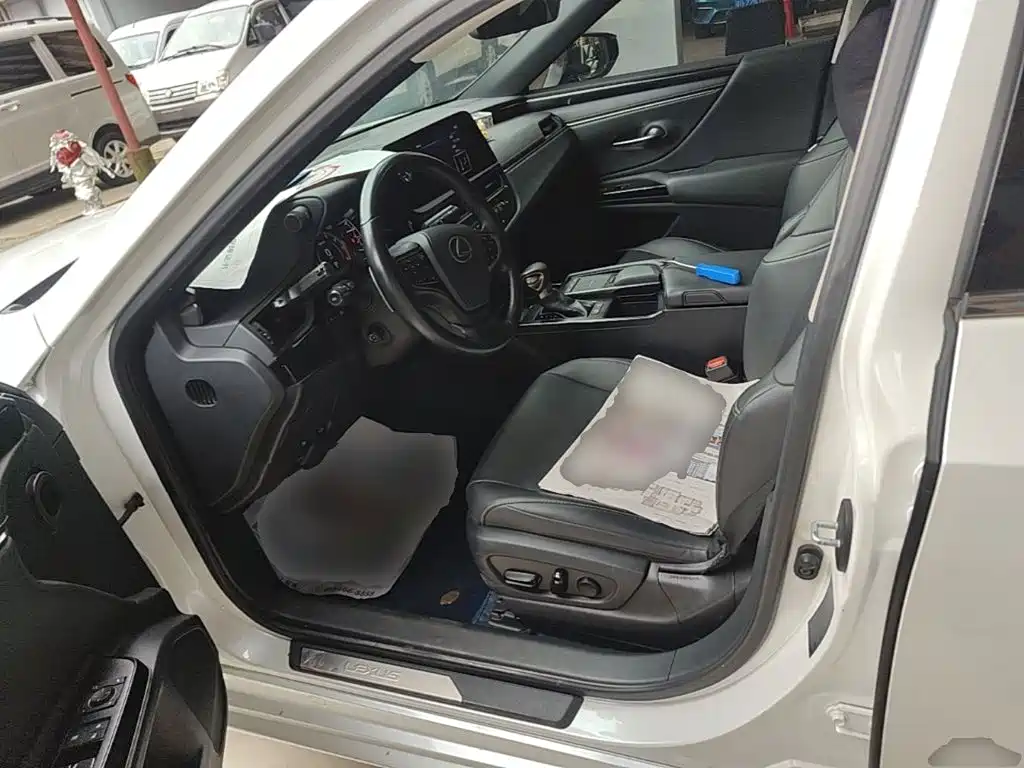 Lexus ES — миниатюра 15