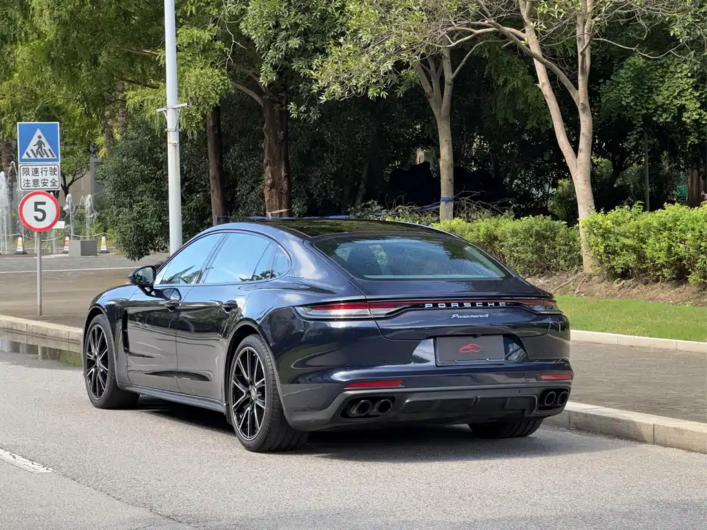 Porsche Panamera — миниатюра 5