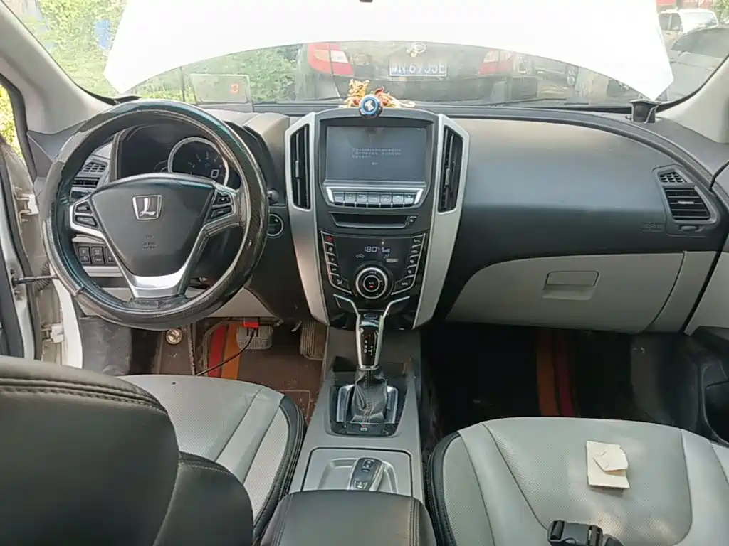 Luxgen U6 — миниатюра 10