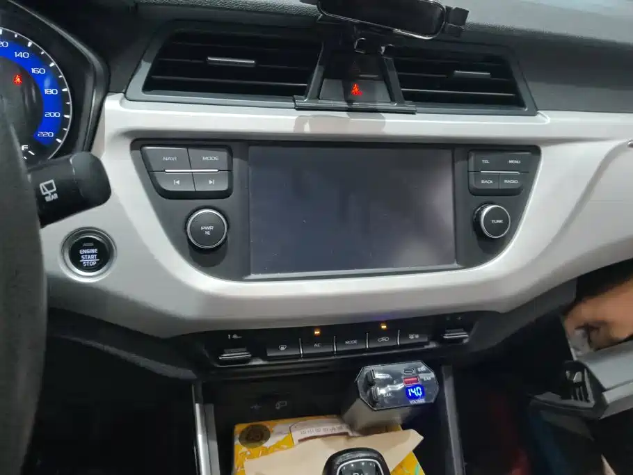 Geely Vision X3 — миниатюра 13