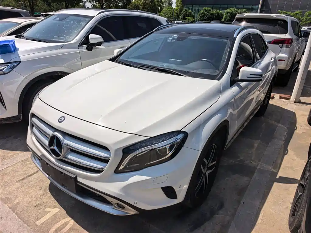 Mercedes-Benz GLA 2015