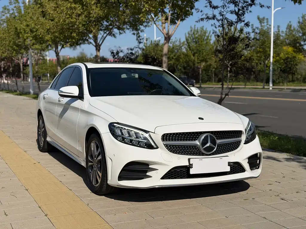 Mercedes-Benz C-Class — миниатюра 3