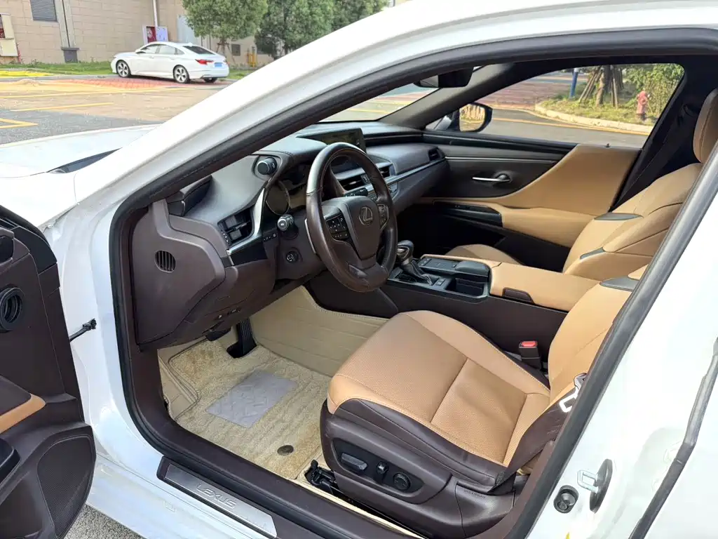 Lexus ES — миниатюра 3