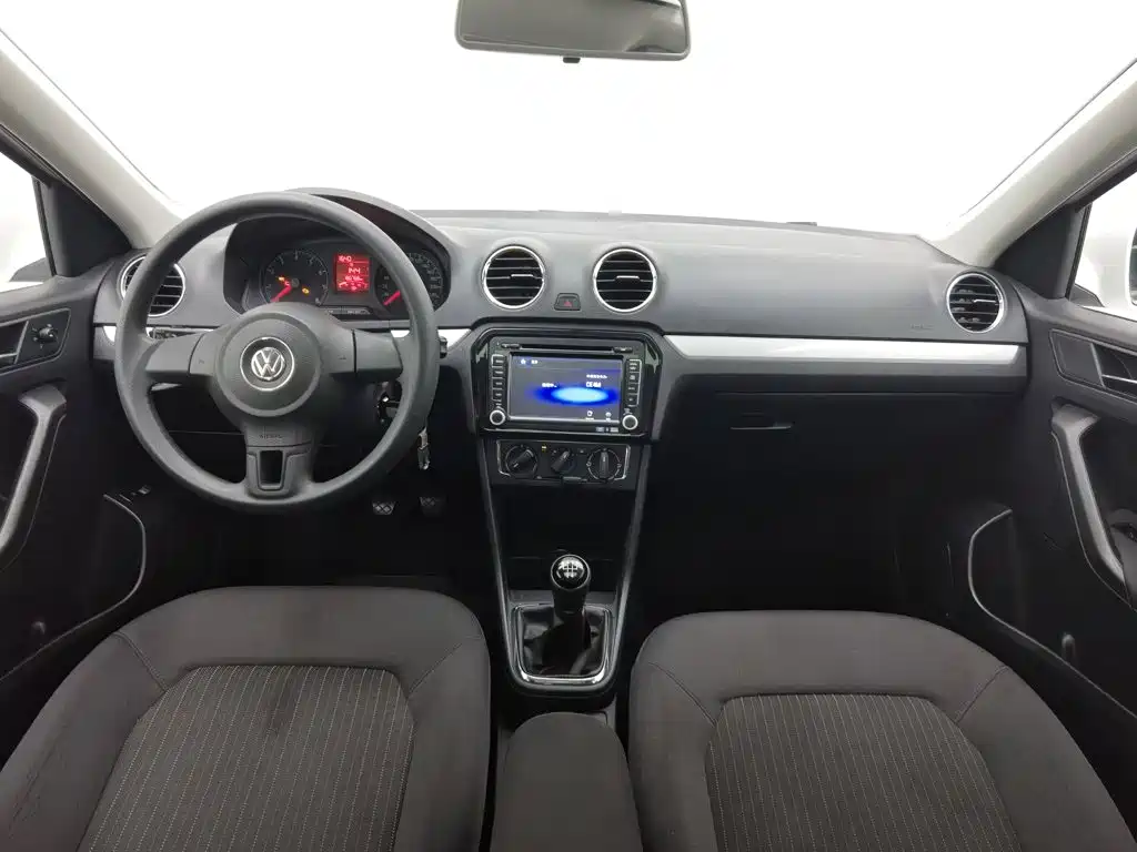 Volkswagen Jetta — миниатюра 5