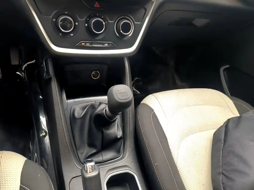 Wuling Hongguang S3 — миниатюра 14