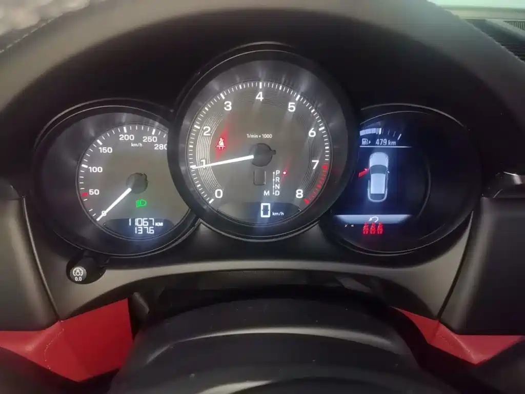 Porsche Macan — миниатюра 12