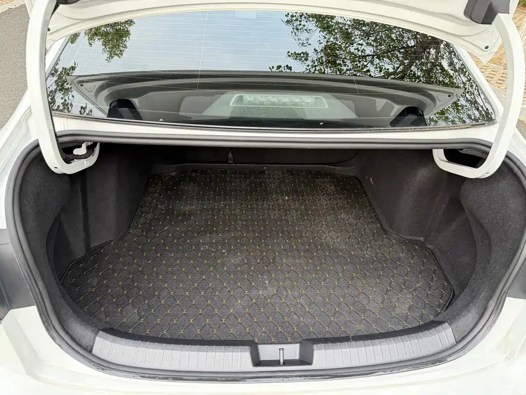Volkswagen Sagitar — миниатюра 14