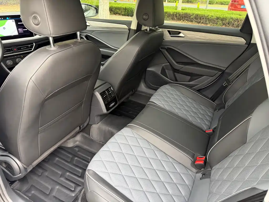 Volkswagen Sagitar — миниатюра 11
