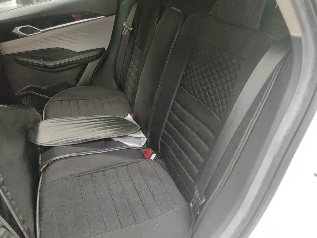 Geely Binyue — миниатюра 15