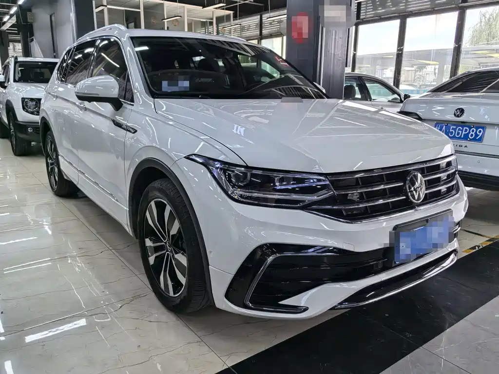 Volkswagen Tiguan L — миниатюра 3