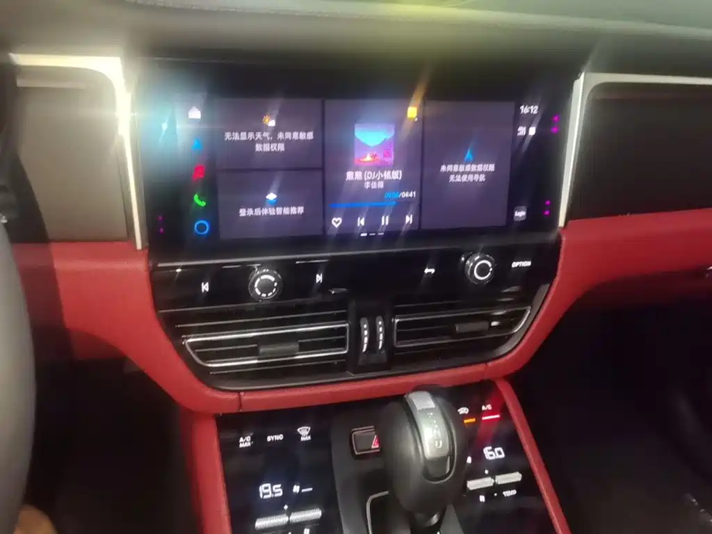 Porsche Macan — миниатюра 13
