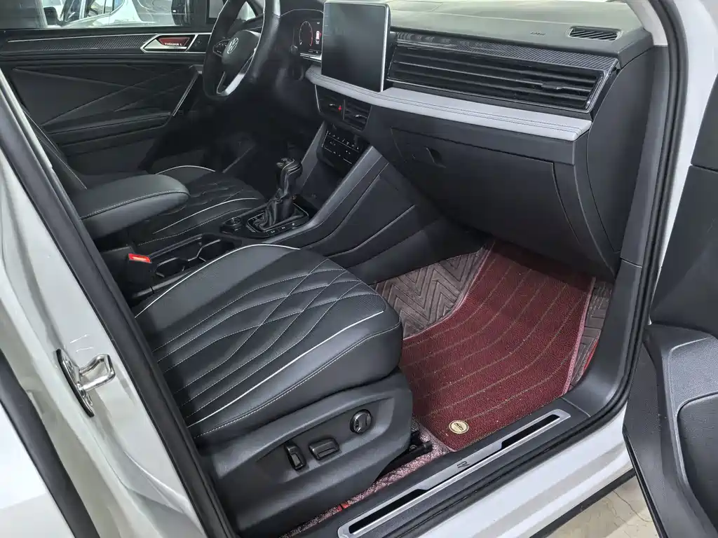 Volkswagen Tiguan L — миниатюра 10