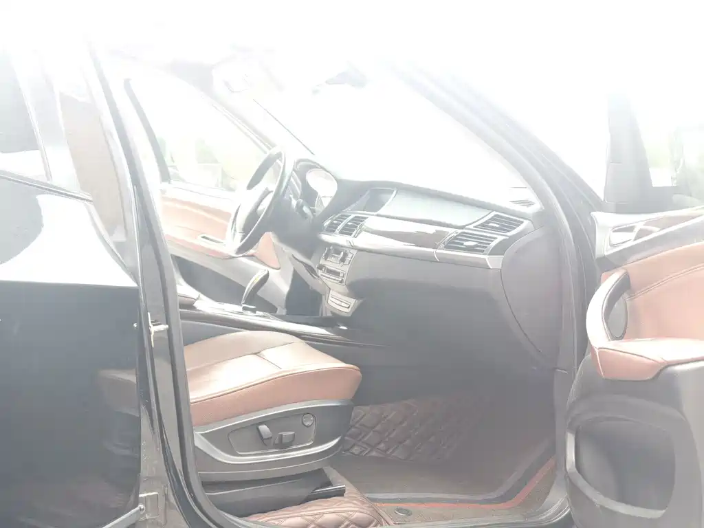 BMW X5 (Import) — миниатюра 10