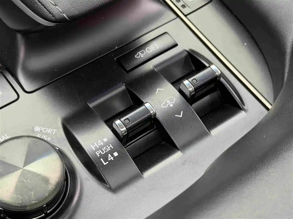 Lexus LX — миниатюра 17