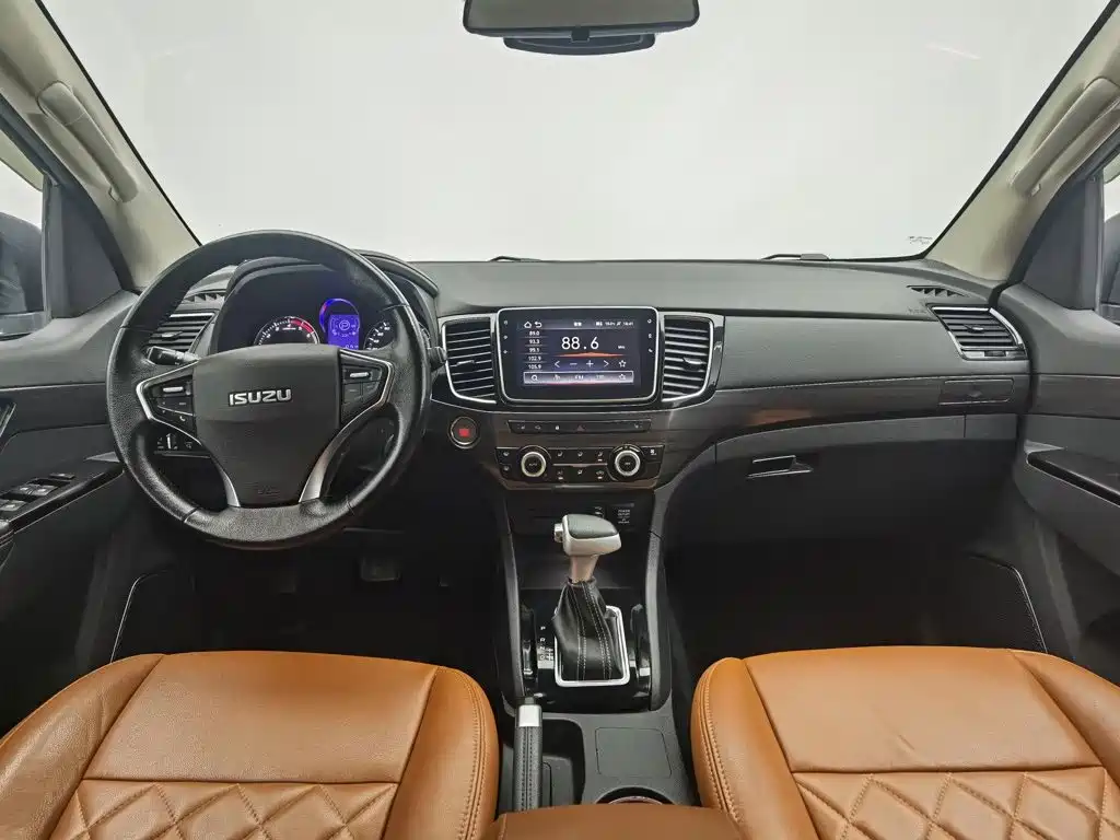 Isuzu MU-X — миниатюра 5