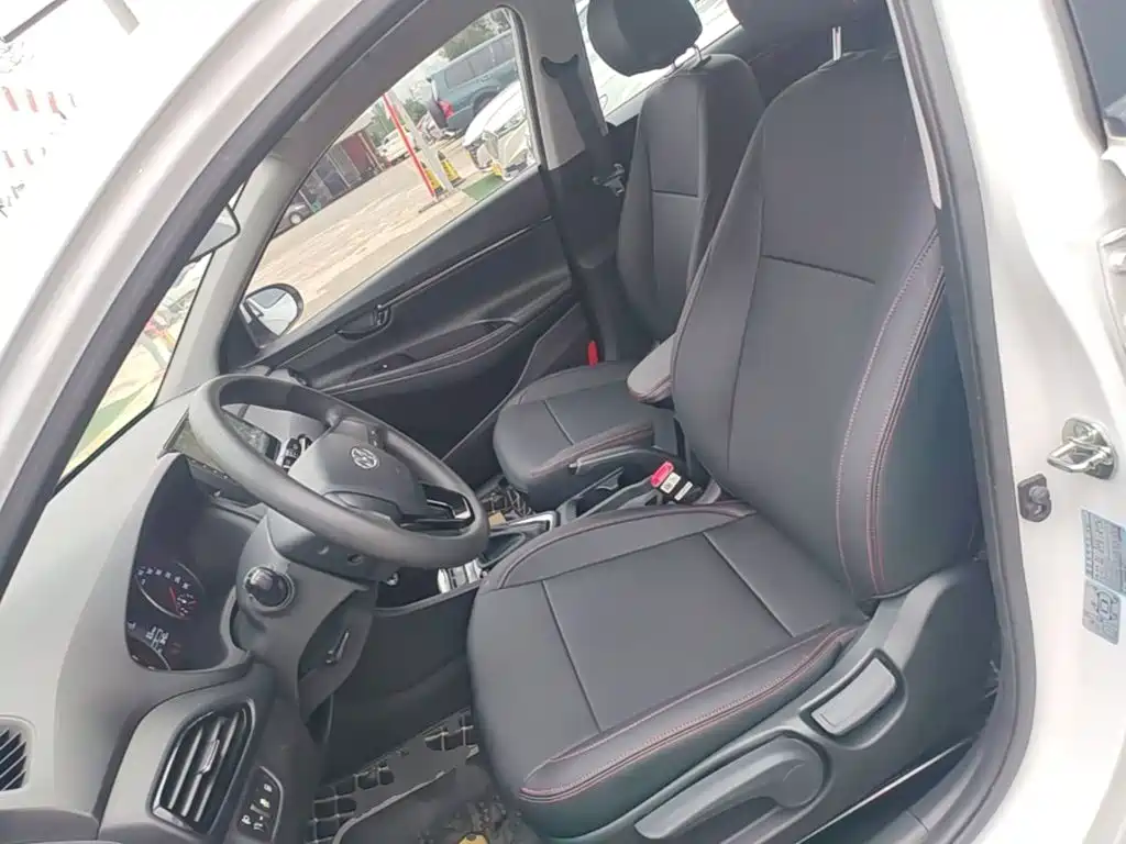 Hyundai Elantra — миниатюра 15