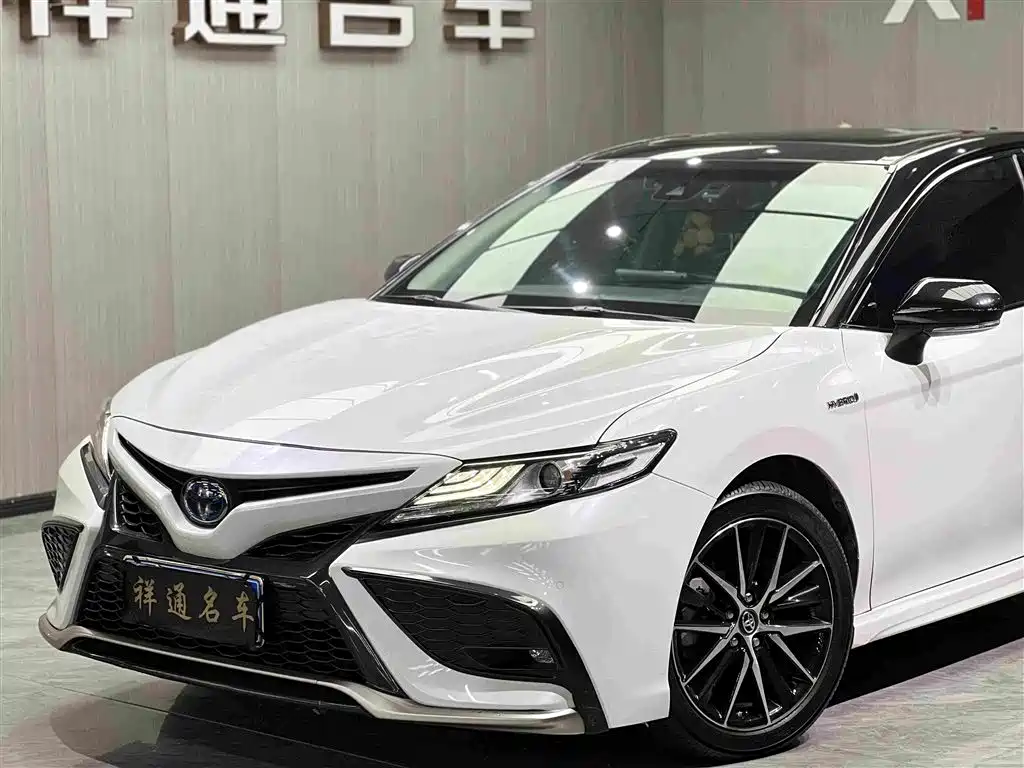 Toyota Camry 2021 2.5HS