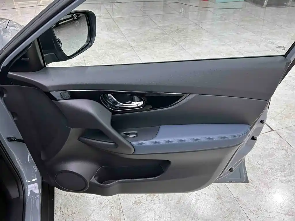 Nissan X-Trail — миниатюра 18